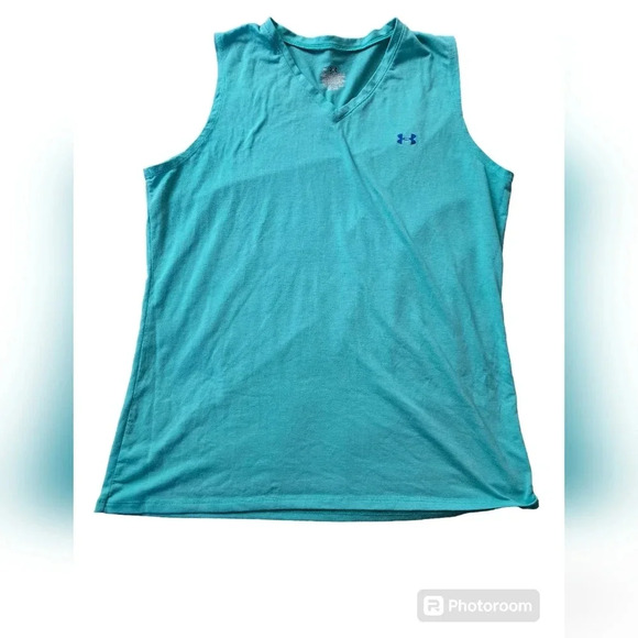 Under Armour Tops - Under Armour V-Neck Sleeveless Shirt